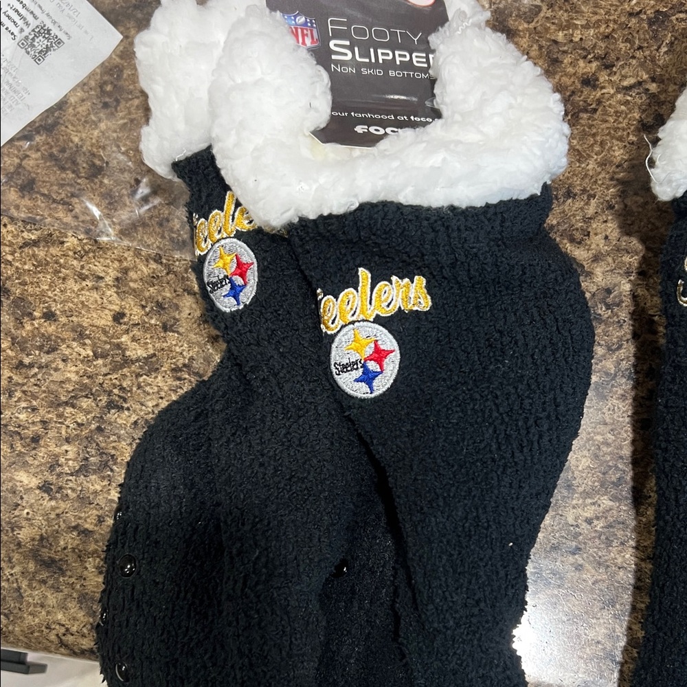 NFL Steelers Kids Footy Slippers - Black and White